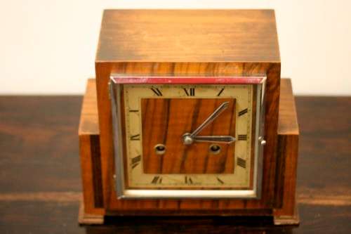 An amazing vintage Art Deco British made "British Clock Coronet" mechanical mantel clock - RS17CL