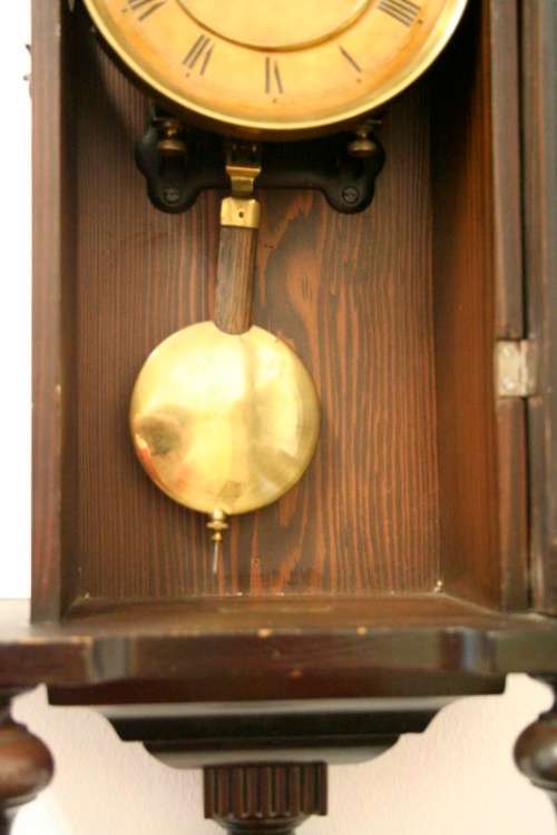 **RS17** A vintage mechanical wall clock with a spiral gong in complete working condition - RS17CL