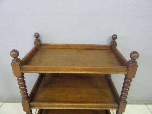 An awesome vintage teak drinks/ tea trolley on castors with turned bobbin legs in good condition!!
