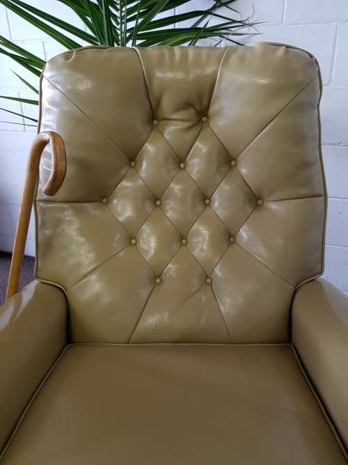 A beautiful 1970's retro recliner chair, fantastic in a sun room, patio, porch - very stylish!!