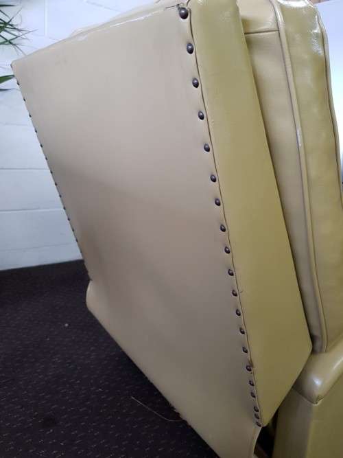 A beautiful 1970's retro recliner chair, fantastic in a sun room, patio, porch - very stylish!!