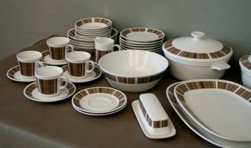 A superb Retro (original) Japanese made Noritake Porcelain dinner service in the "Newel" pattern