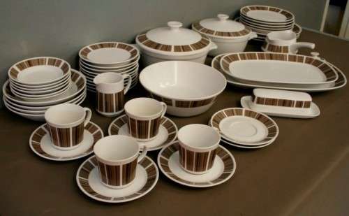 A superb Retro (original) Japanese made Noritake Porcelain dinner service in the "Newel" pattern