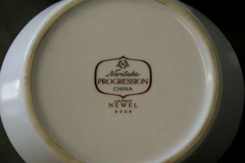 A superb Retro (original) Japanese made Noritake Porcelain dinner service in the "Newel" pattern