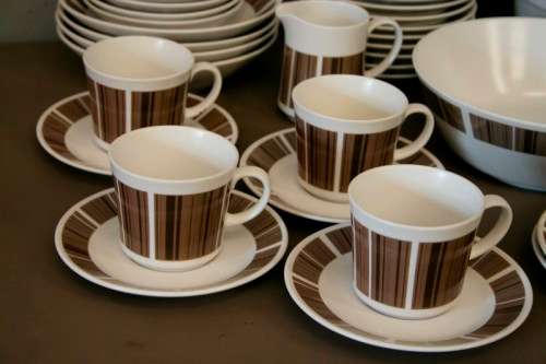 A superb Retro (original) Japanese made Noritake Porcelain dinner service in the "Newel" pattern