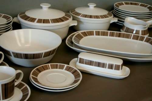 A superb Retro (original) Japanese made Noritake Porcelain dinner service in the "Newel" pattern