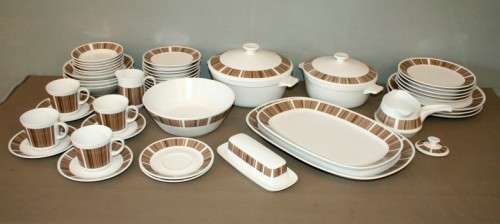 A superb Retro (original) Japanese made Noritake Porcelain dinner service in the "Newel" pattern