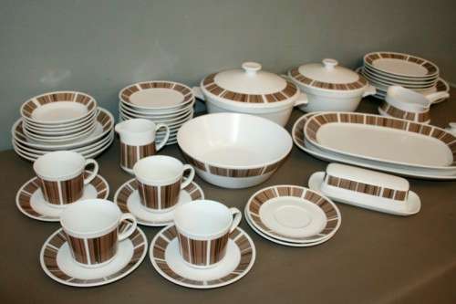 A superb Retro (original) Japanese made Noritake Porcelain dinner service in the "Newel" pattern