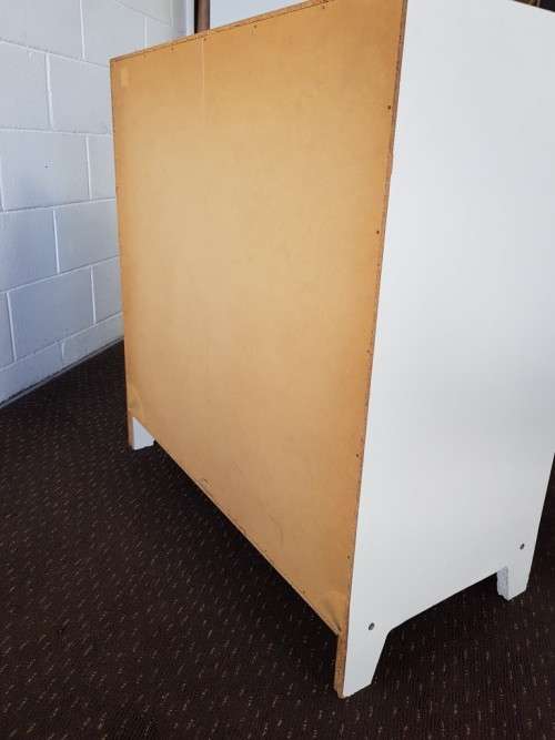 **RS17** A modern styled white & cedar colour 3-drawer chest of drawers with ample storage space