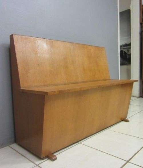 **RS17** A very practical breakfast nook bench w/ loads of storage space under the seat - RS17Sale