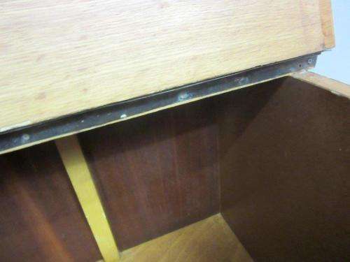 **RS17** A very practical breakfast nook bench w/ loads of storage space under the seat - RS17Sale