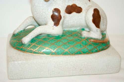 A wonderful vintage porcelain "laying dog" figurine by "Wong Lee" - original Chinese porcelain