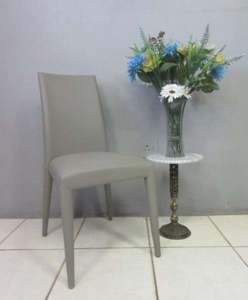 A beautifully upholstered Italian designed original "Calligaris" Anais light grey occasional chair