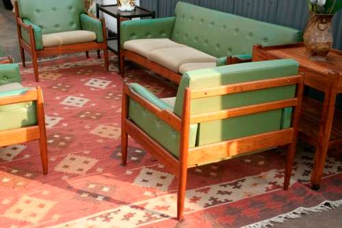Retro lounge suite 2025