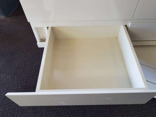 A spacious modern white chest of drawers/ storage unit with 4x shelves - very practical!!