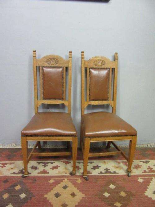Amazing vintage Oak dining room suite w/ an extendable table & 6 carved chairs on castors - RS17Sale