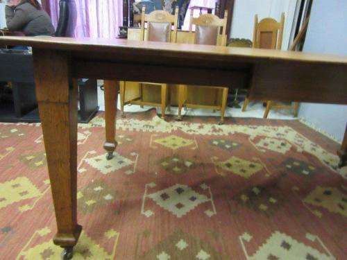 Amazing vintage Oak dining room suite w/ an extendable table & 6 carved chairs on castors - RS17Sale