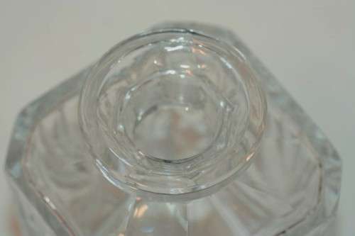A beautiful classy classic ornate lead cut-crystal whiskey/ brandy decanter w/ a cut-crystal stopper