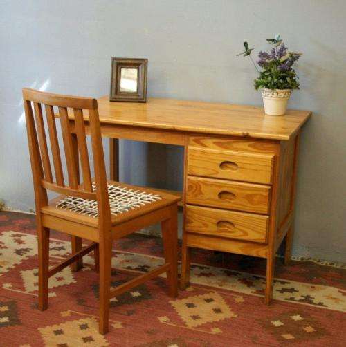 A very charming 3-drawer writing desk and a riempies chair - all in very good condition!! - RS17Sale