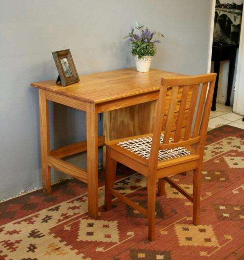A very charming 3-drawer writing desk and a riempies chair - all in very good condition!! - RS17Sale
