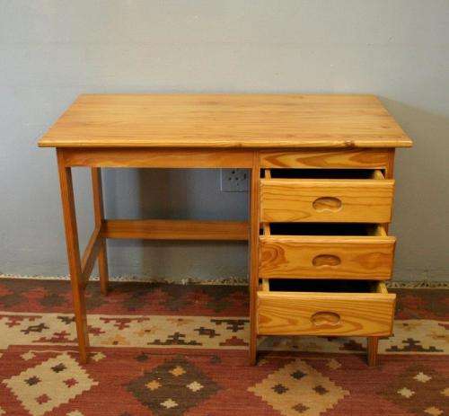 A very charming 3-drawer writing desk and a riempies chair - all in very good condition!! - RS17Sale