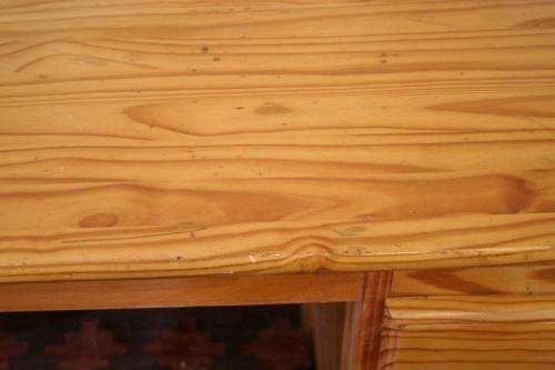 A very charming 3-drawer writing desk and a riempies chair - all in very good condition!! - RS17Sale