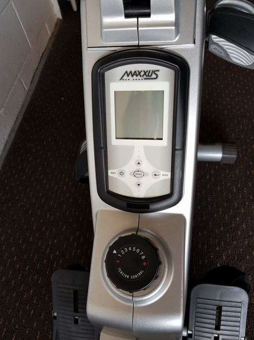A very high quality and useful "Maxxus RCP 3000" rowing and cycling combination exercise machine!