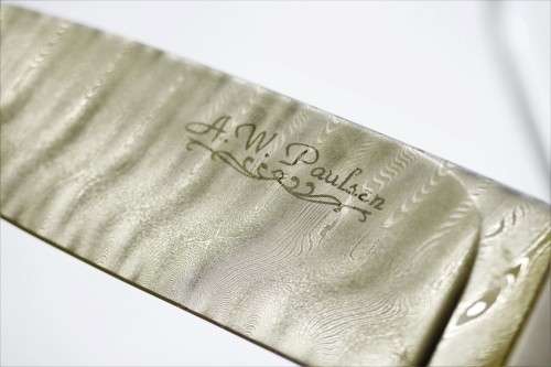 A beautifully made original Willie Paulsen Warthog Ivory-handle knife with Damascus steel blade!!