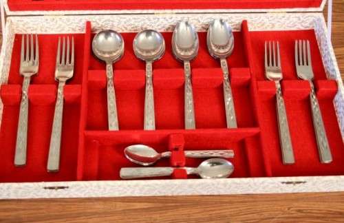 A fabulous (boxed) vintage British made "Unity" stainless steel 6-setting (42-piece) cutlery set