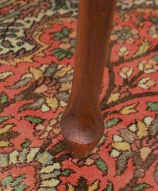 A wonderful vintage solid Teak corner occasional table with Queen Anne legs in great condition