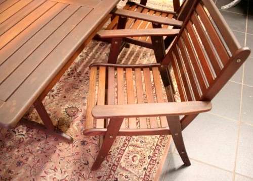 A fabulous modern slatted Teak 6-seater patio/garden set including six cushions.