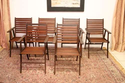 A fabulous modern slatted Teak 6-seater patio/garden set including six cushions.