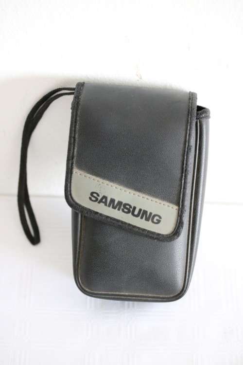 **RS17** A Samsung Focus Free SF100 film camera in a bag in good condition - stunning camera!