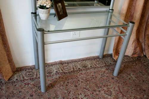 **RS17** A modern styled silver metal dressing table with a large mirror & dressing table stool