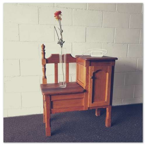 Beautifully made vintage Oak solid wood telephone table with storage compartment under the seat!!