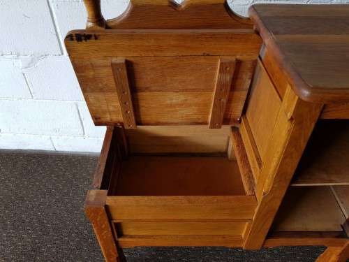 Beautifully made vintage Oak solid wood telephone table with storage compartment under the seat!!