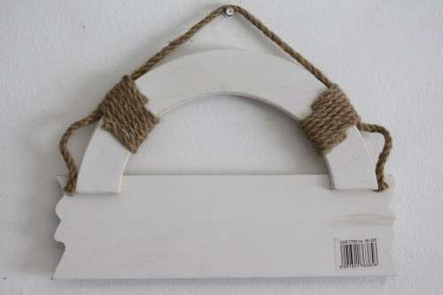 A very charming "Welcome" wall hanging sign with a beach/ holiday theme - perfect Xmas gift!!