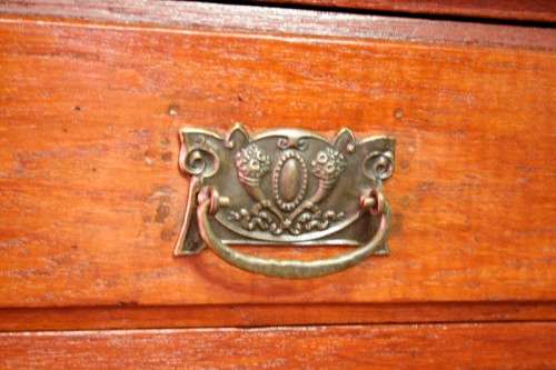 A stunning antique oak side server cabinet with a bevelled mirror, loads of drawer & cupboard space