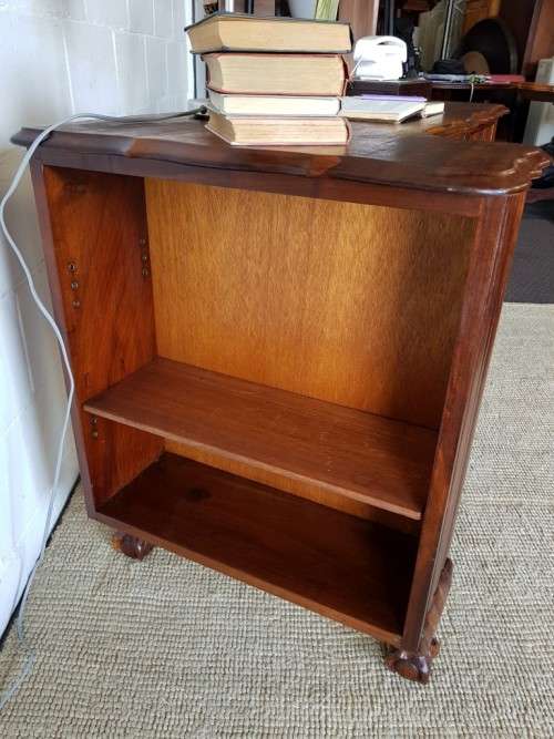 A very charming vintage Imbuia Ball and Claw desk with 3x spacious drawers, shelf and brass handles!