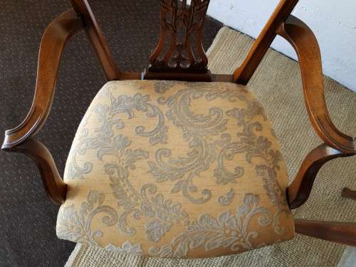 An awesome vintage dining room suite w/ a retro table & 6x shield-back chairs including two carvers
