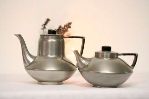 **RS17** A fabulous vintage Art deco Metawa pewter coffee and teapot with bamboo wrapped handles.