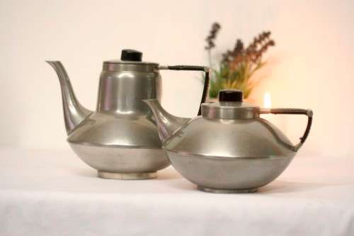 **RS17** A fabulous vintage Art deco Metawa pewter coffee and teapot with bamboo wrapped handles.