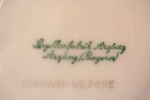 A superb set of five original Arzberg (German) demitasse coffee cups in great condition.RS17Sale
