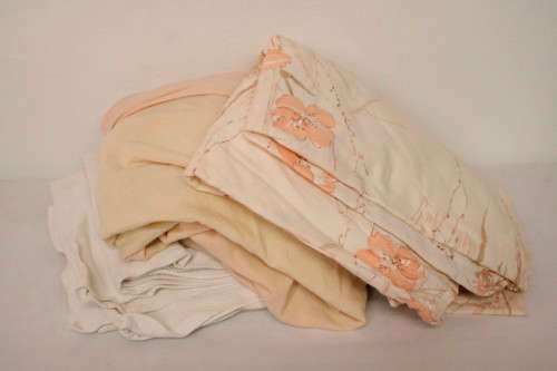 A lovely job lot of winter linen, sheets etc in good condition. RS17Sale