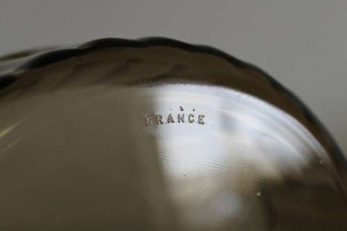 A fabulous French made "Arcopal" brown glass ribbed serving bowl in stunning condition - RS17Sale