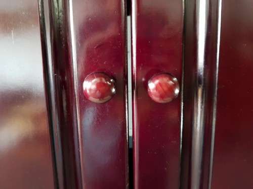 **RS17_Clearance** Mahogany TV-Cabinet w/ two doors & ample space for an entertainment system
