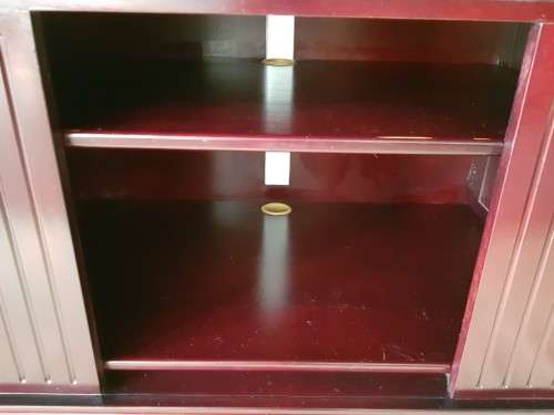 **RS17_Clearance** Mahogany TV-Cabinet w/ two doors & ample space for an entertainment system