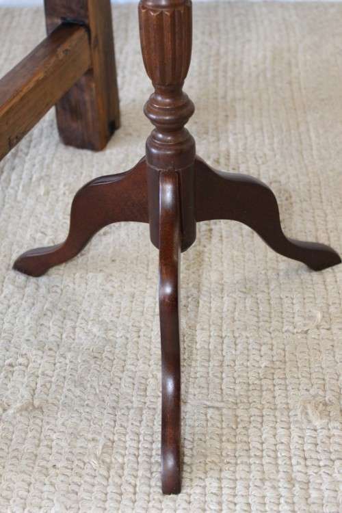 Stunning Victorian antique mahogany occasional table w/ leather clad top & scalloped rim - amazing!