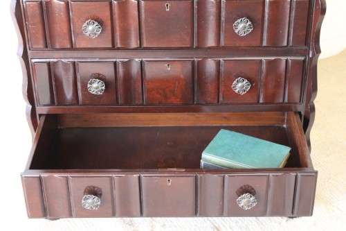 A wonderful vintage Imbuia five-drawer ball and claw chest of drawers with ornate flower handles!!