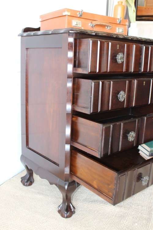 A wonderful vintage Imbuia five-drawer ball and claw chest of drawers with ornate flower handles!!